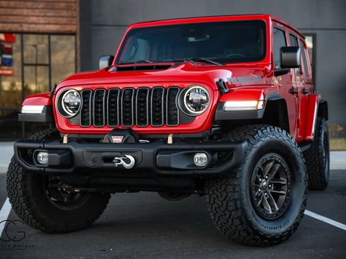 Used 2025 Jeep Wrangler Unlimited Rubicon 392 image 2