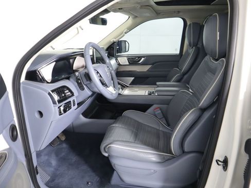 Used 2021 Lincoln Navigator L Black Label w/ Cargo Convenience Package image 20