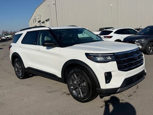 New 2026 Ford Explorer Active w/ Active Comfort Package AWD/4WD image 2