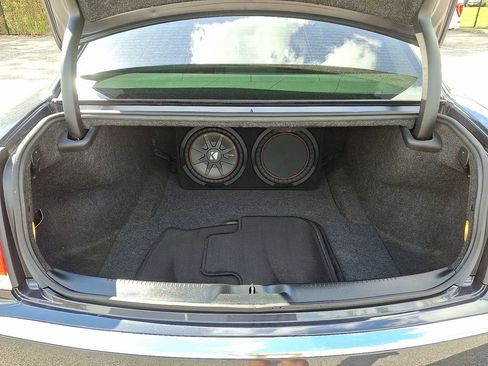 Used 2016 Chrysler 300 Limited image 29