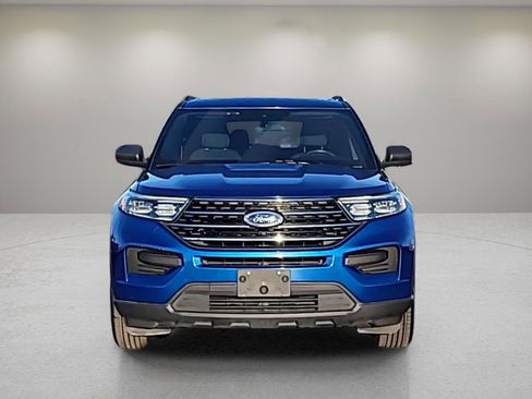 Certified 2020 Ford Explorer XLT image 2