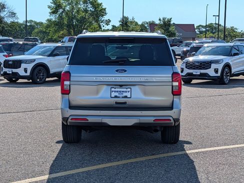 Certified 2024 Ford Expedition XLT AWD/4WD image 6