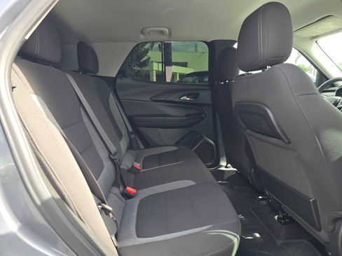 Used 2022 Chevrolet TrailBlazer LT w/ LPO, Blackout Package FWD image 12