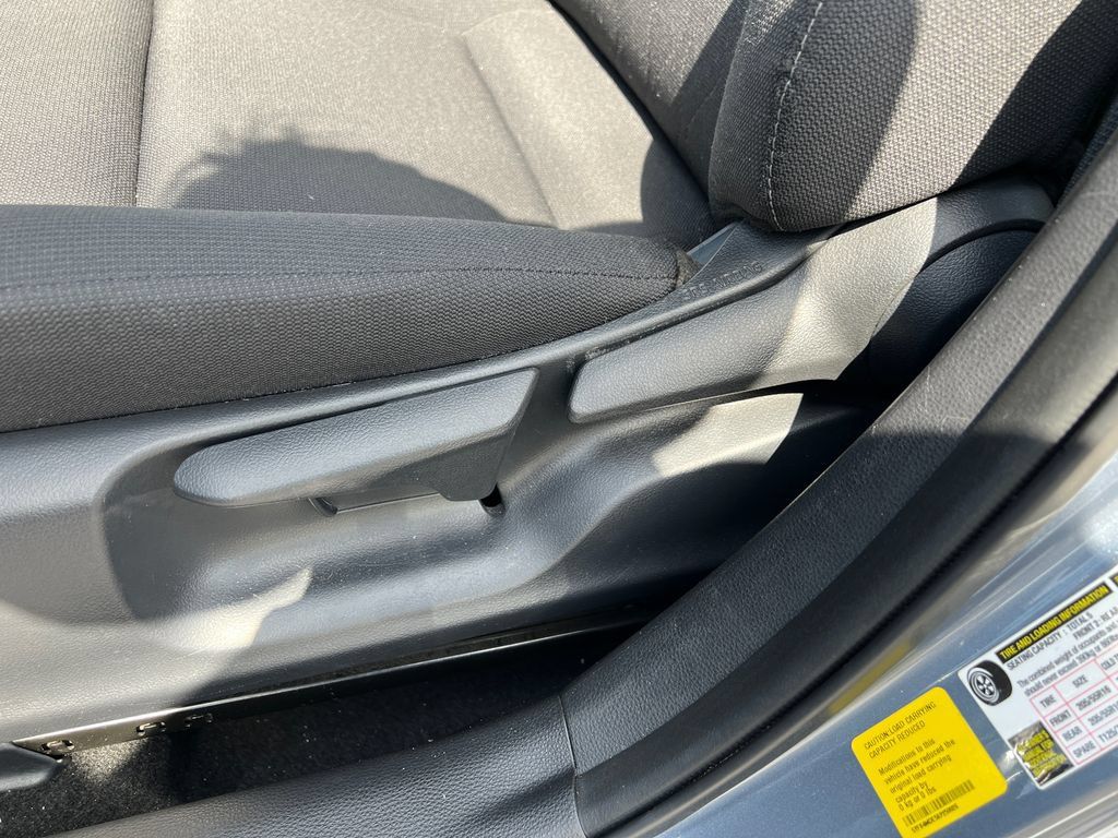 Used 2025 Toyota Corolla LE FWD image 20