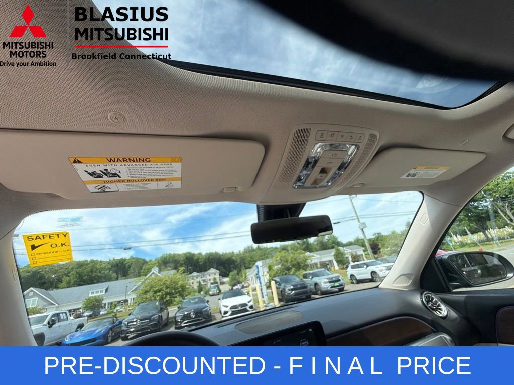 Used 2022 Mercedes-Benz GLB 250 4MATIC w/ Premium Package Lite image 41