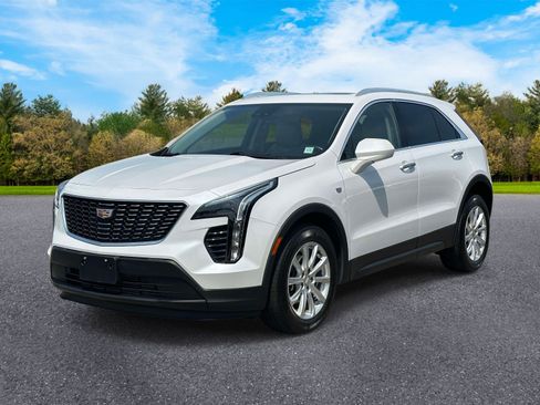 Certified 2023 Cadillac XT4 Luxury w/ Cold Weather Package AWD/4WD image 1