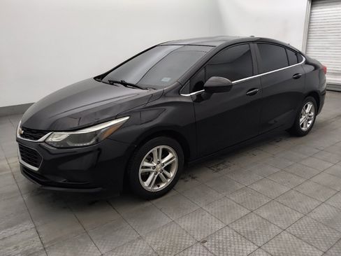 Used 2017 Chevrolet Cruze LT w/ Sun And Sound Package FWD image 2
