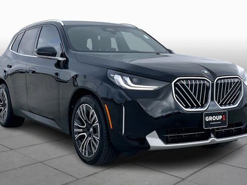 Used 2025 BMW X3 xDrive30i w/ Premium Package image 3