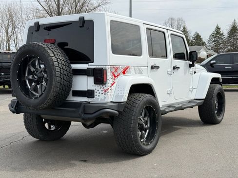 Used 2016 Jeep Wrangler Unlimited Sahara image 8