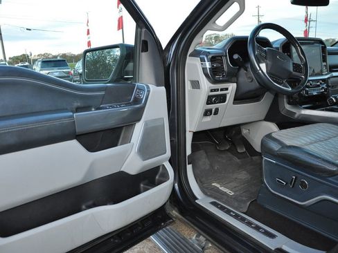 Used 2021 Ford F150 Limited image 11