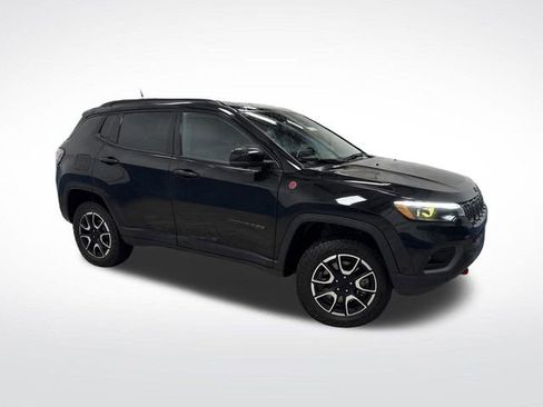 Used 2024 Jeep Compass Trailhawk w/ Trailhawk Elite Group image 42