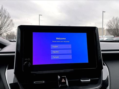 Used 2025 Toyota Corolla Cross XLE image 33