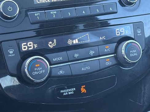 Used 2017 Nissan Rogue SV AWD/4WD image 20