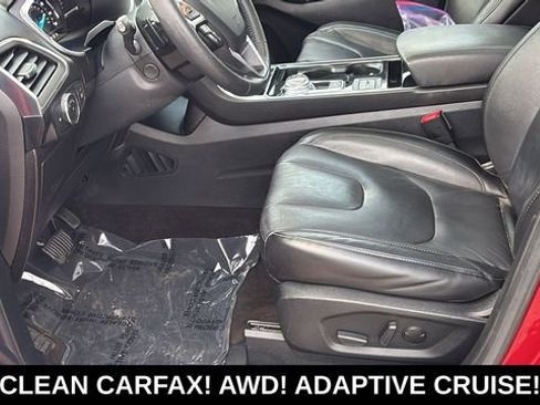 Used 2020 Ford Edge Titanium AWD/4WD image 25