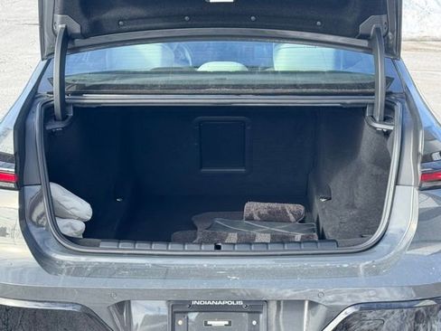 Used 2023 BMW 760i xDrive image 32