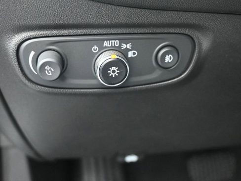 Used 2020 Chevrolet Equinox LT image 21