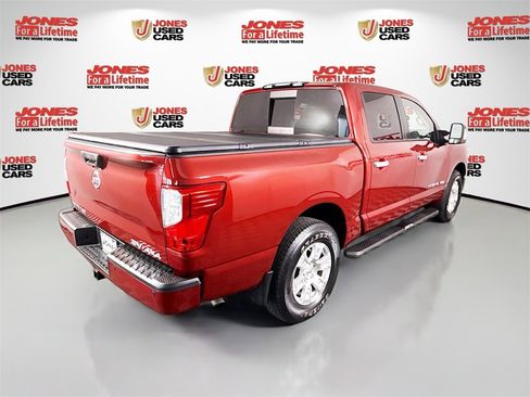 Certified 2019 Nissan Titan SV w/ SV Convenience Package image 18