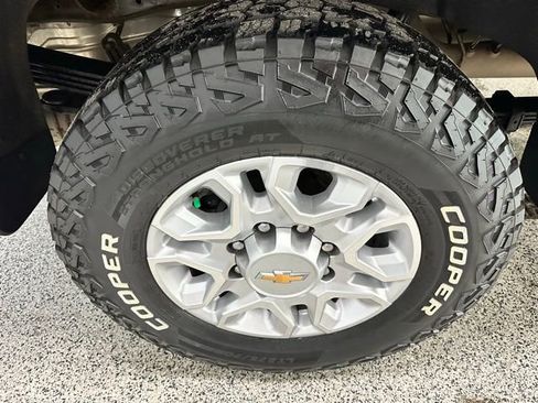 Used 2021 Chevrolet Silverado 2500 LTZ image 11