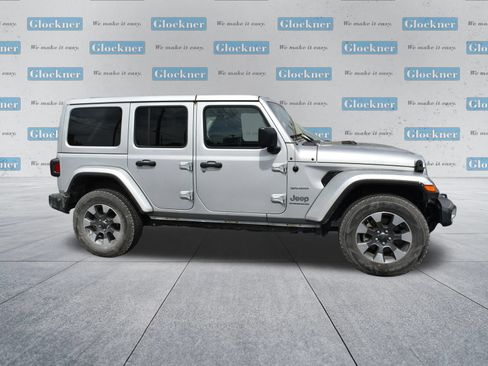 Used 2023 Jeep Wrangler Unlimited Sahara AWD/4WD image 18