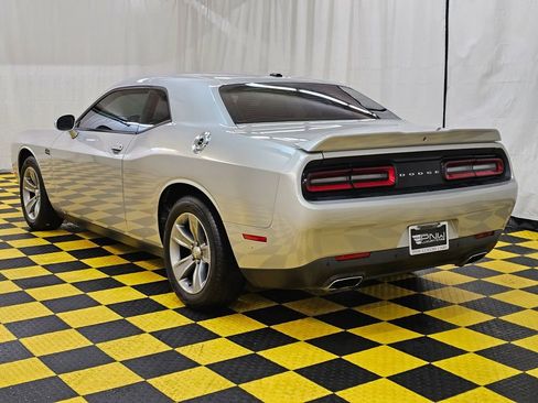 Used 2020 Dodge Challenger SXT w/ Driver Convenience Group image 5