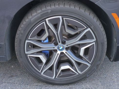 Certified 2024 BMW iX xDrive50 w/ Premium Package AWD/4WD image 13