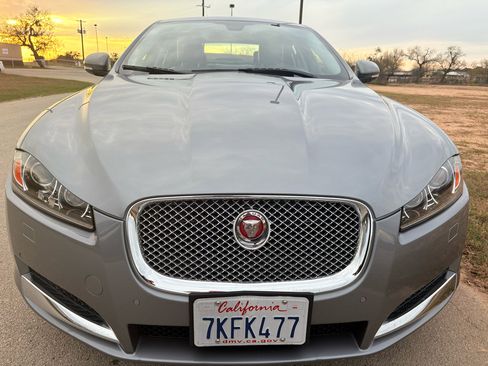 Used 2015 Jaguar XF Premium image 58