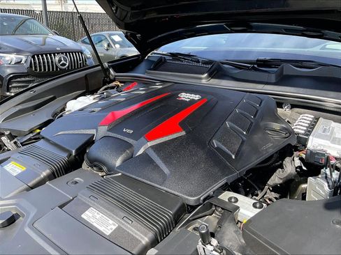 Used 2025 Audi RS Q8 performance image 33