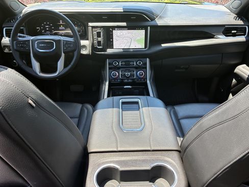 Used 2024 GMC Yukon XL Denali AWD/4WD image 20