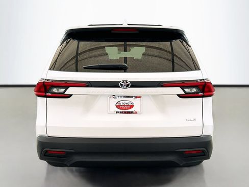 New 2025 Toyota Grand Highlander FWD image 5