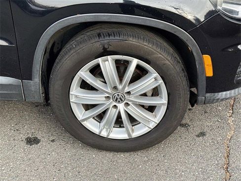 Used 2013 Volkswagen Tiguan S image 7