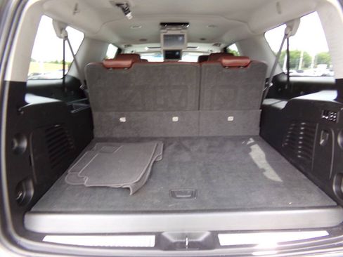 Used 2019 Chevrolet Suburban Premier w/ Premier Plus Edition AWD/4WD image 22