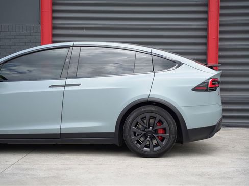 Used 2023 Tesla Model X Plaid image 9