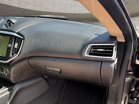 Used 2016 Maserati Ghibli RWD image 13