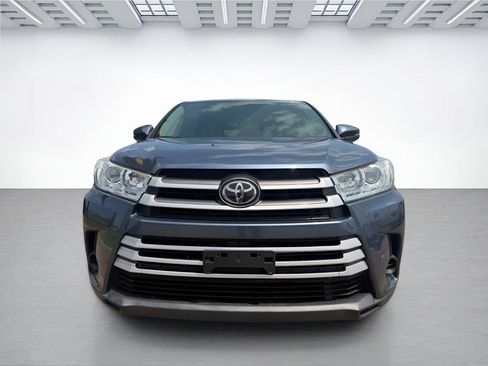 Used 2019 Toyota Highlander LE FWD image 7