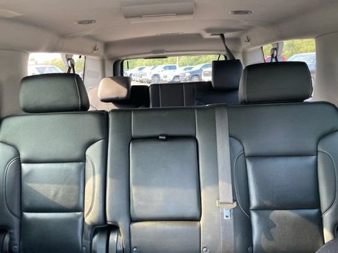 Used 2019 GMC Yukon XL SLT AWD/4WD image 37