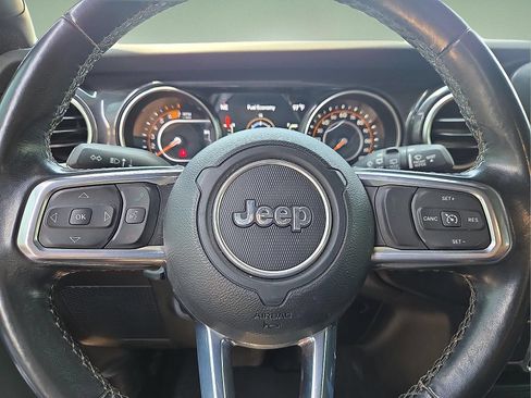 Used 2021 Jeep Wrangler Unlimited Sahara AWD/4WD image 24