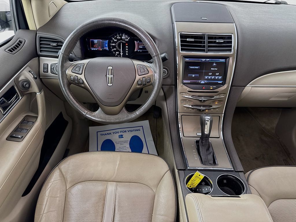 Used 2015 Lincoln MKX FWD w/ Equipment Group 102A image 28