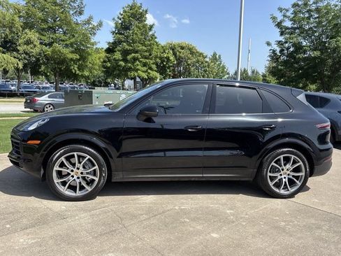 Used 2021 Porsche Cayenne w/ Premium Package AWD/4WD image 10