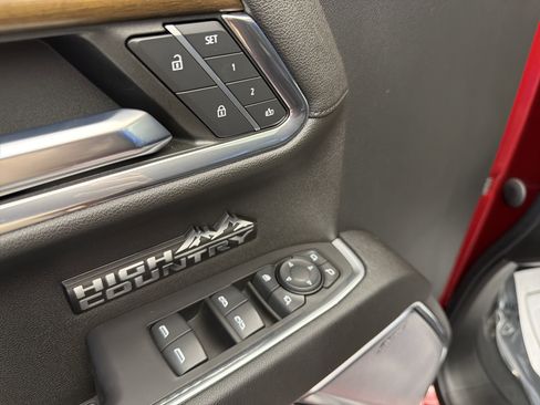 Used 2023 Chevrolet Silverado 1500 High Country w/ High Country Premium Package image 11