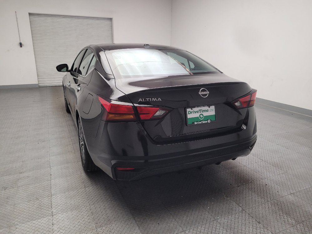 Used 2025 Nissan Altima 2.5 SV FWD image 6