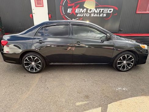 Used 2011 Toyota Corolla LE FWD image 6