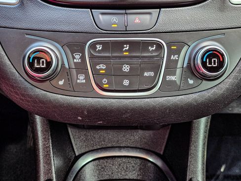 Used 2025 Chevrolet Malibu LT FWD image 18