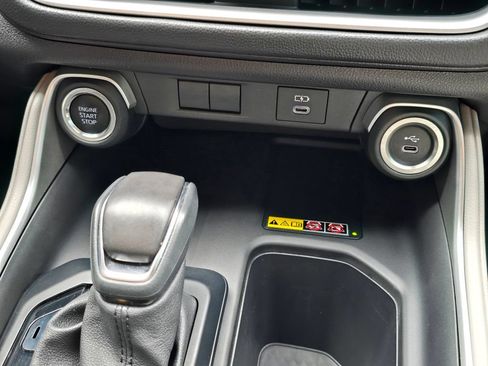 Used 2025 Toyota Grand Highlander AWD image 17