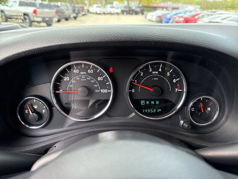 Used 2017 Jeep Wrangler Unlimited Sahara w/ Dual Top Group AWD/4WD image 32