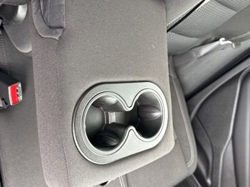 Used 2024 GMC Terrain SLE w/ Driver Convenience Package image 23