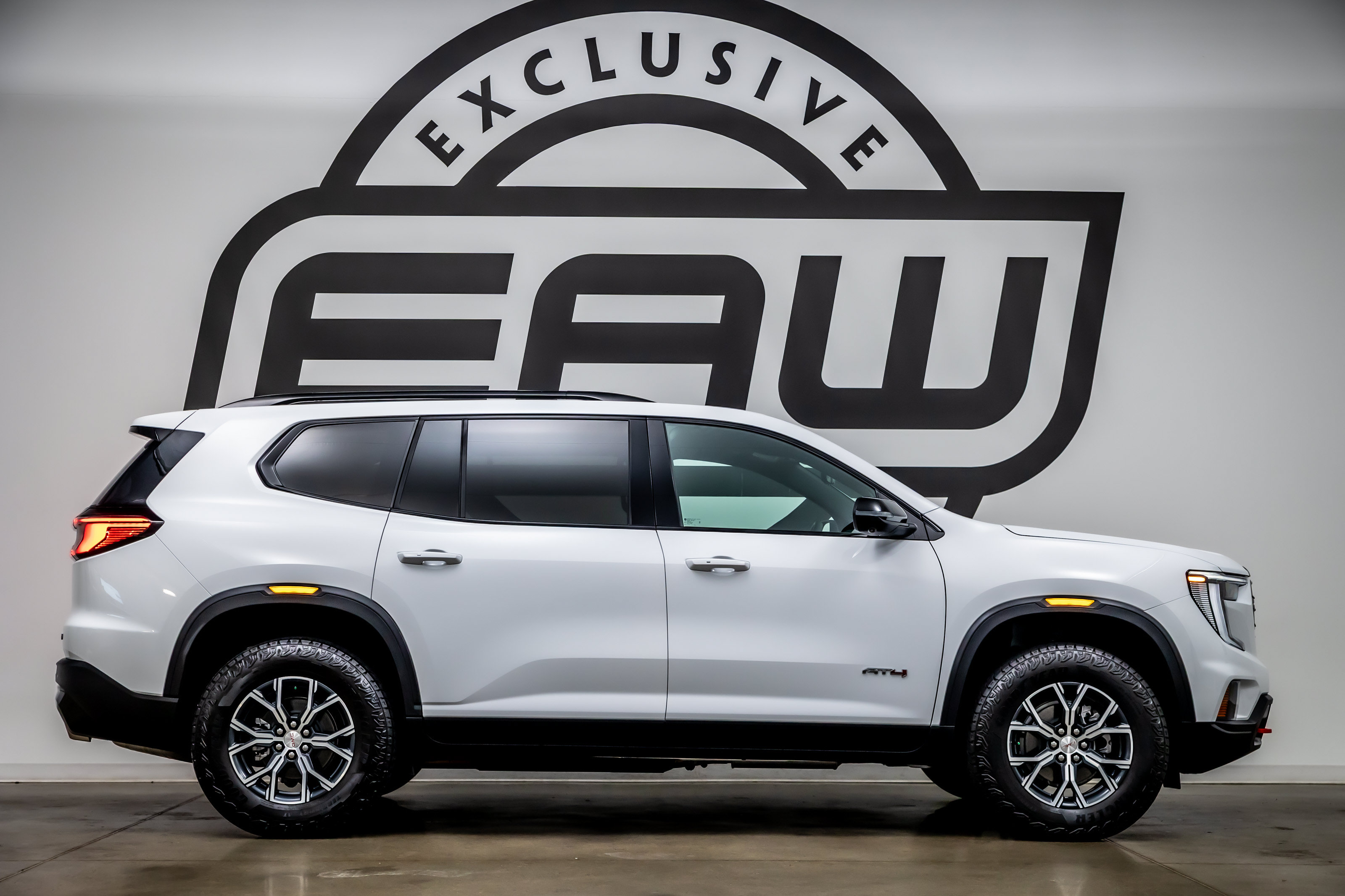 Used 2026 GMC Acadia AT4 w/ Luxury Package AWD/4WD image 9