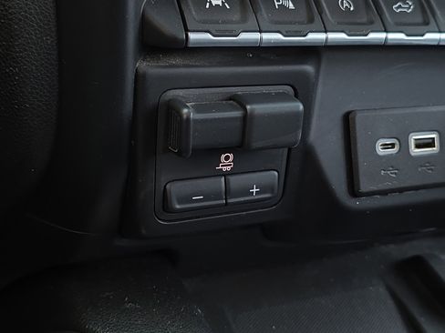 Used 2019 GMC Sierra 1500 SLT w/ SLT Premium Plus Package image 26