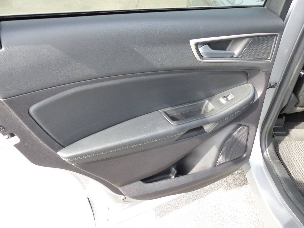 Used 2021 Ford Edge SEL w/ Convenience Package AWD/4WD image 18