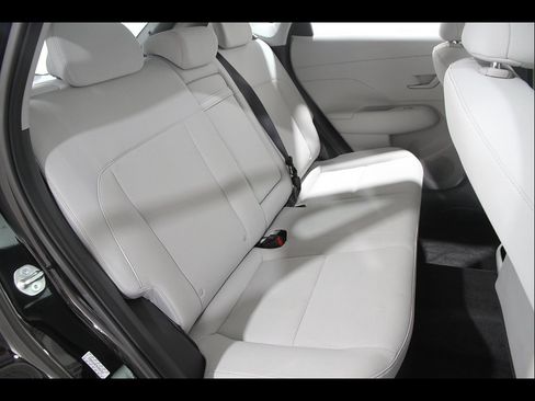Certified 2024 Hyundai Kona SE FWD image 17