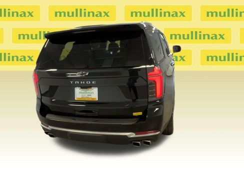 Used 2025 Chevrolet Tahoe High Country AWD/4WD image 11